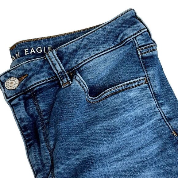 American Eagle light wash distressed high rise jegging size 14 - Picture 10 of 15